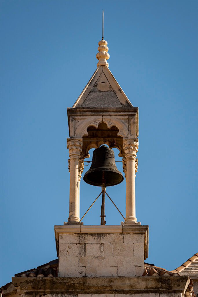 pourquoi les églises sonnaient le tocsin