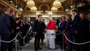 photo du pape Léon à l'Elysée
